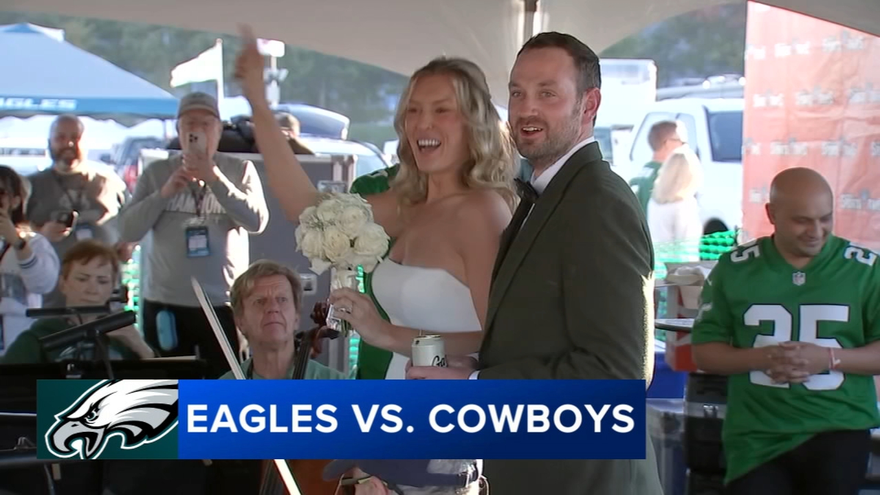 Chicago couple Lindsey Carl, Brandon Byrd get married at Philadelphia Eagles tailgate before MNF
       — Exton Community news